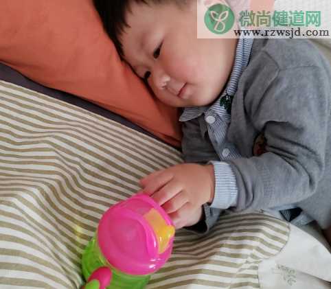 NUBY儿童防漏吸管杯怎么样 NUBY儿童防漏吸管杯测评