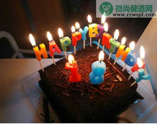 十八岁生日快乐朋友圈说说配图 18岁生日快乐配图说说句子