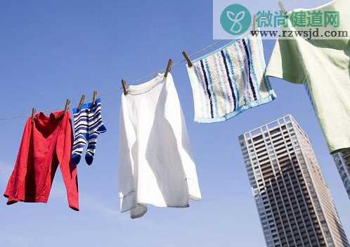 新衣服用冷水还是温水泡好 新衣服用什么水泡好