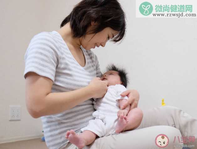 妈妈感染新冠如何亲自喂养宝宝 哺乳期妈妈感染了新冠病毒怎么办