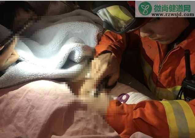 睡袋拉链卡住男童下体是怎么回事 被睡袋拉链卡住下体的男童怎么样了