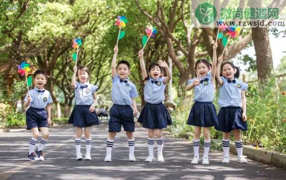 幼儿园大班毕业汇演邀请函 2019幼儿园毕业汇演邀请函