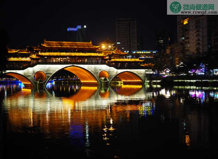 描述夜景的朋友圈配文 夜景发朋友圈配什么话