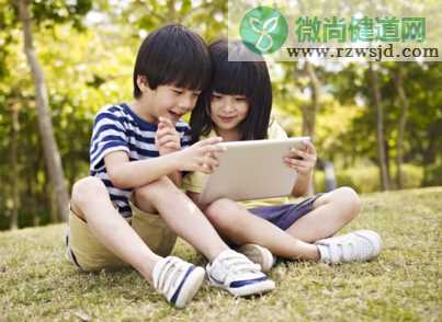 孩子上小学后还喜欢撒娇正常吗 孩子爱撒娇的原因是什么