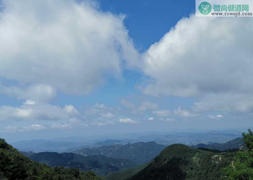 适合爬泰山的朋友圈说说 去爬泰山怎样发朋友圈