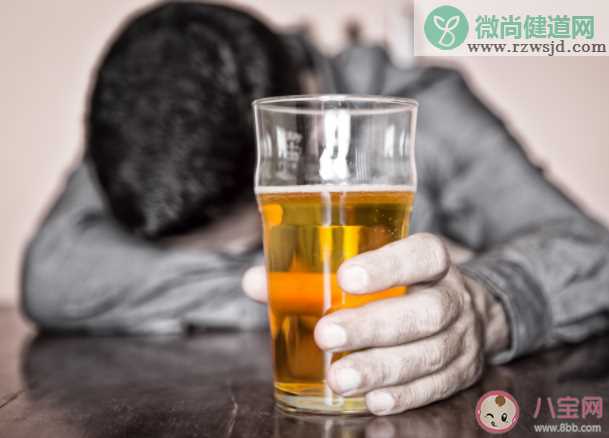 研究称喝酒增高患癌风险 酒精是如何摧毁健康的