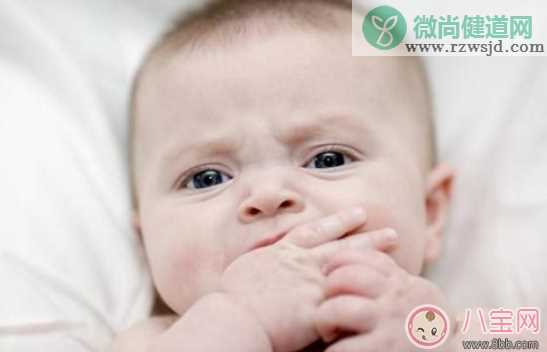 孩子喜欢吮手指咬纠正吗 孩子吮手指怎么办