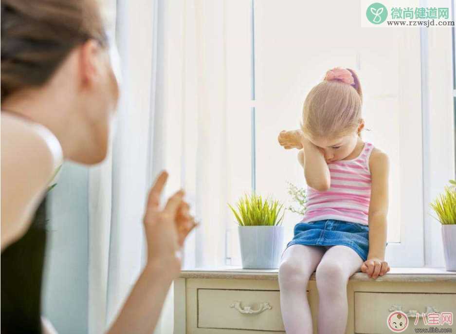 一个女人带着孩子很艰辛的心情句子 独自孩子孩子辛苦的说说短语