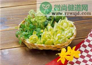 摘野菜住进ICU怎么回事 为什么吃野菜会中毒