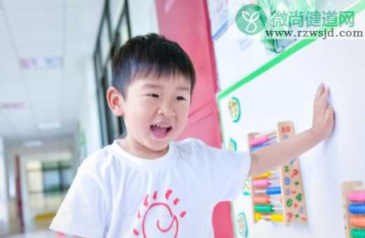 幼儿园小孩喜欢乱跑怎么办 孩子在教室里乱跑怎么教