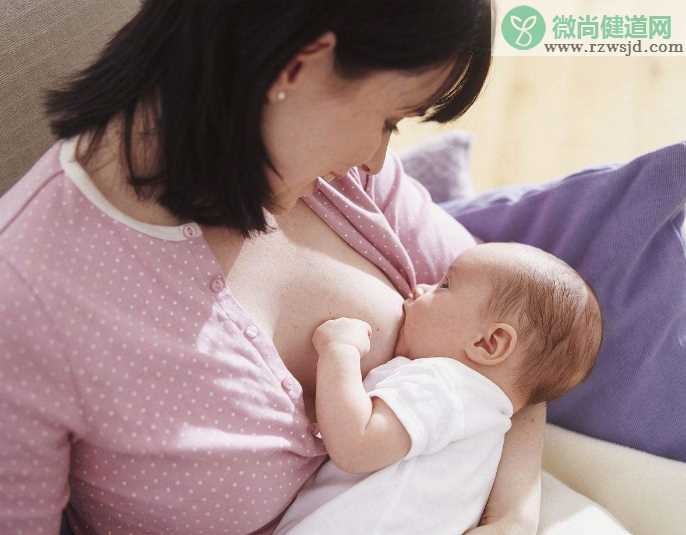 坚持亲喂就会有奶水吗 ​哺乳期怎么顺利喂奶