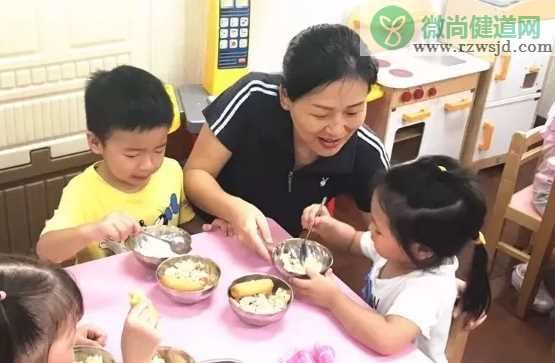 幼儿园老师一天的工作流程时间安排 幼儿园老师平凡的一天2018