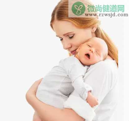 母乳变红是怎么回事 母乳变红是妈妈的血吗