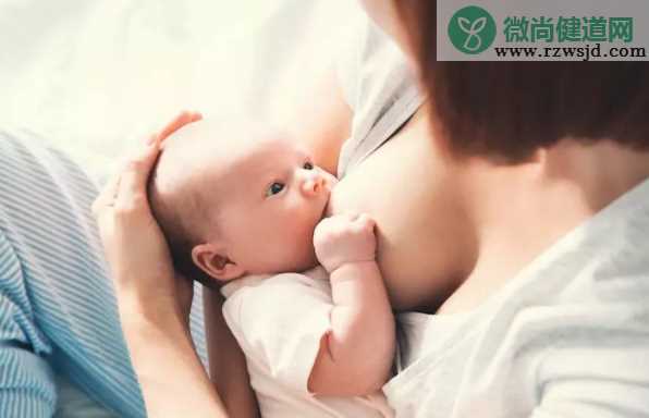 哺乳期漏奶怎么处理 哺乳期解决漏奶小技巧