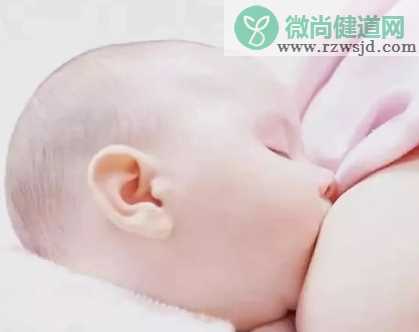 哺乳期奶结块是怎么回事 哺乳期奶结块怎么疏通