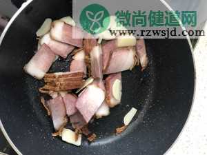 香菇油菜炖烤肉