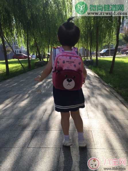 上学小书包用哪款好 uek幼儿园宝宝书包测评