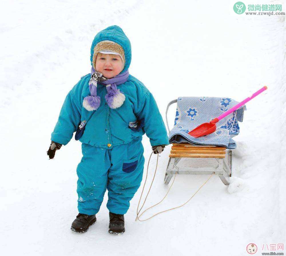 今日大雪带孩子看雪心情说说朋友圈  带小孩看雪说说短语朋友圈