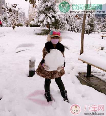 下雪天堆雪人的说说晒图 2018陪孩子堆雪人的说说朋友圈