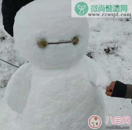 下雪天堆雪人的说说晒图 2018陪孩子堆雪人的说说朋友圈