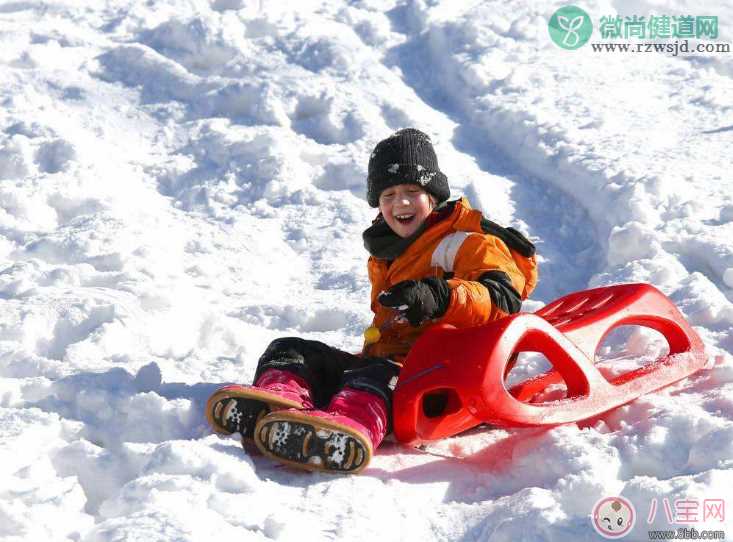 下雪路上结冰走路很滑的心情说说 路上结冰不好走的短语感慨