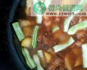 土豆芸豆炖五花肉