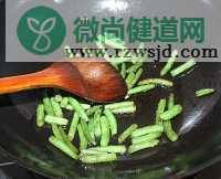 茶树菇炒五花肉