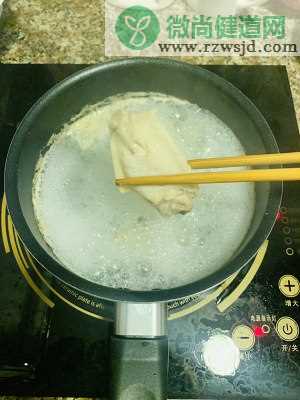 下雨天：可乐鸡翅+秘制炒饭