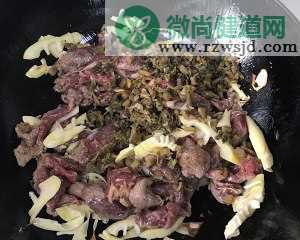 雪里蕻笋片炒牛肉