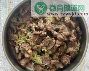 《寄生虫》同款牛肉炸酱乌冬面~富人吃法