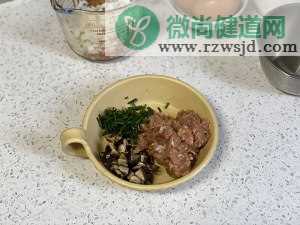 北鼎蒸炖锅食谱双味蒸肉蛋饼