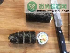 照烧鸡肉牛油果寿司