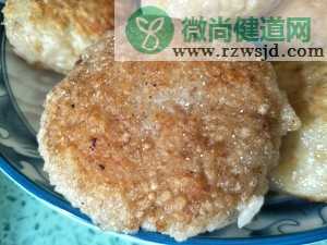 你家的隔夜饭怎么处理？来个香煎米饭团