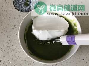 抹茶草莓蛋糕卷-毛巾面