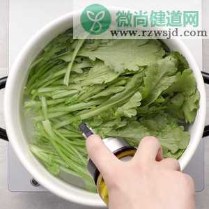 茼蒿拌豆腐的凉菜家常菜