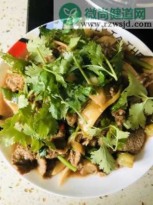 小米椒炒牛肉片