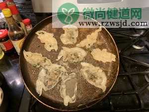 水淀粉煎吃剩水饺