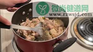 轻松减脂之拌炒鸡腿肉