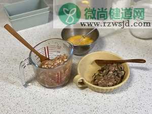 北鼎蒸炖锅食谱双味蒸肉蛋饼