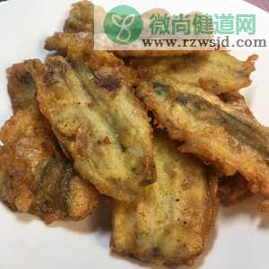 酥炸多春鱼，鱼籽炒米粉