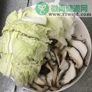 白菜炒豆腐的热菜家常菜