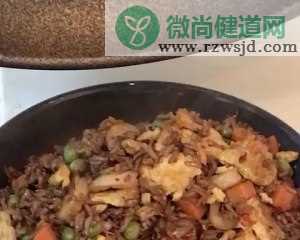 虾仁鸡蛋炒杂粮饭