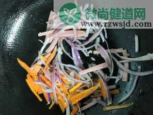 豆泡与芽菜相互争霸却被煎蛋打败的神奇汤面