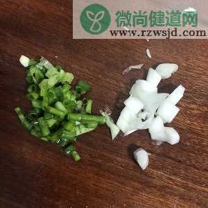 色香味俱全的虾仁腊肠蛋炒饭——超详细食谱