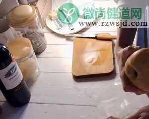 滋阴润肺的红酒炖梨