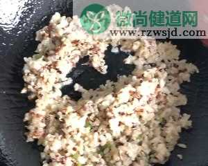 不会粘锅的牛肉蛋炒饭