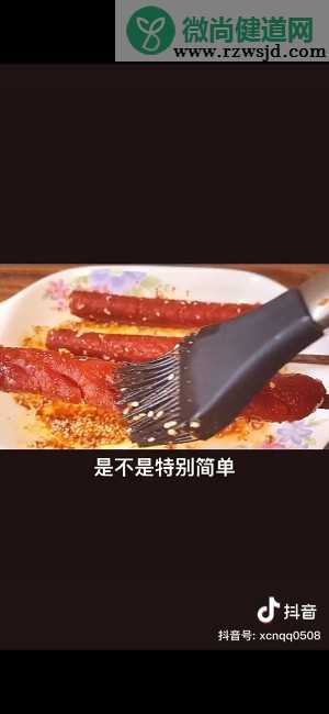 街边小吃油炸火腿肠