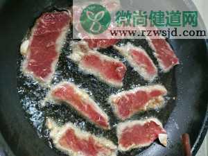 平底锅煎牛肉