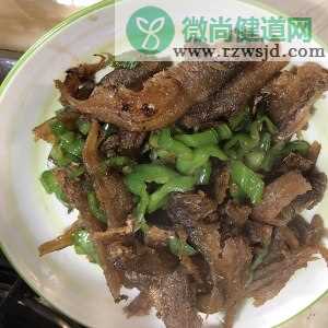 山林熟食小鱼干炒青椒