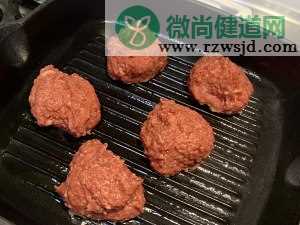 越吃越美｜香煎牛肝肉饼